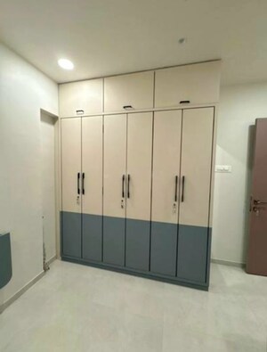 Room in 3 BHK Apartment at The Wadhwa Atmosphere, Mulund West – for Rent