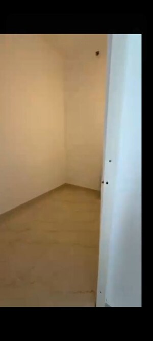 Room in 4 BHK Apartment at The 3C Lotus 300, Sector 107 – for Rent