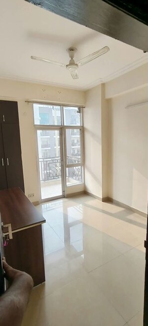 3 BHK Apartment For Rent in JM Aroma, Sector 75