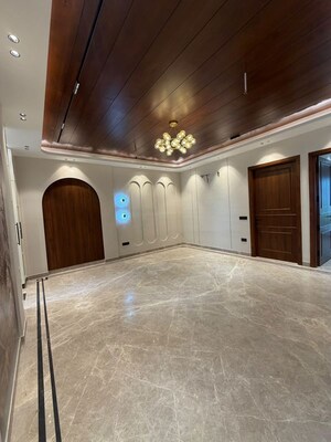 Bedroom in 4 BHK Builder Floor at Sector 70 – for Sale