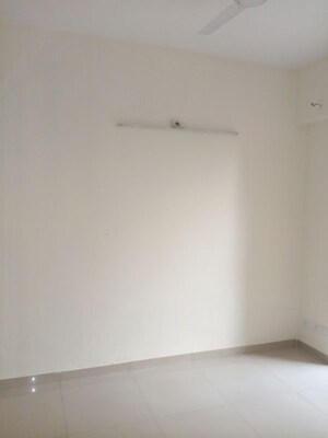 Room in 3 BHK Apartment at Mahagun My Woods, Sector 16c Greater Noida – for Rent