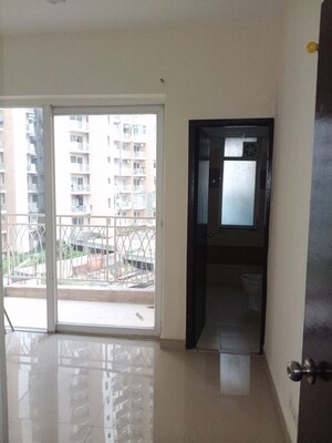 Room in 3 BHK Apartment at Mahagun My Woods, Sector 16c Greater Noida – for Rent