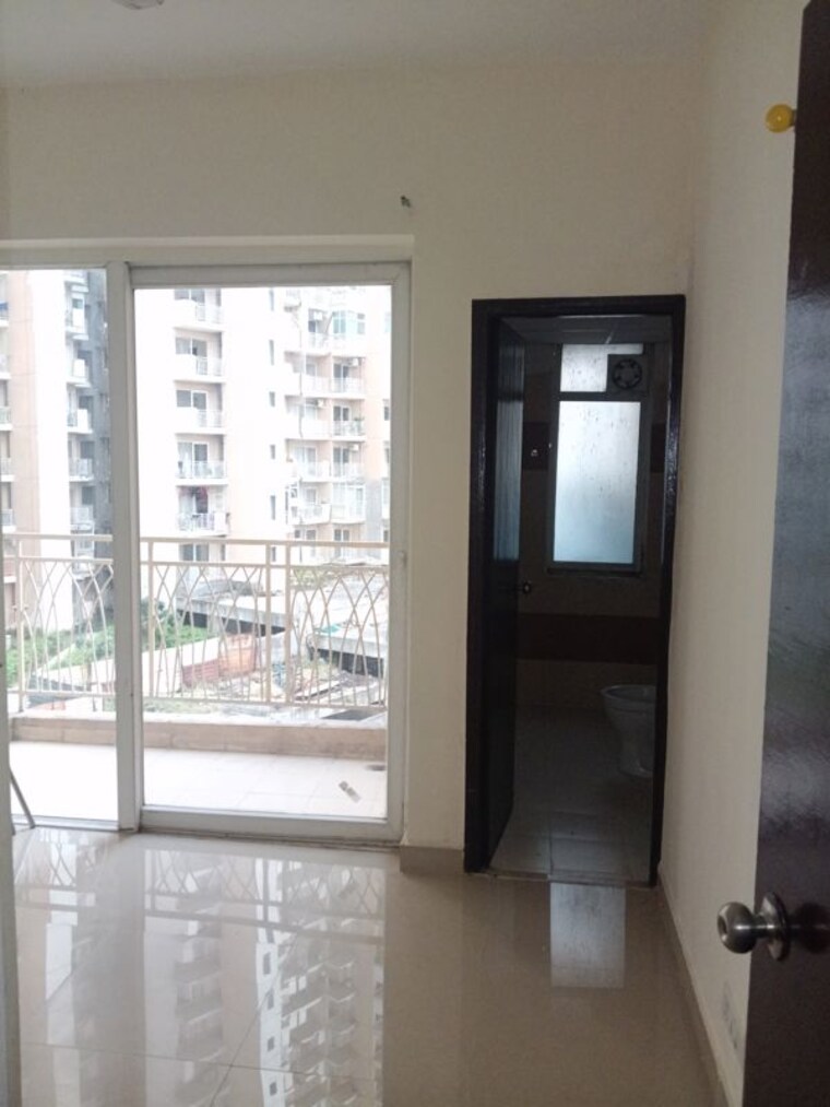 Room, mahagun-my-woods 3 Bedroom 1235 Sq.Ft. Apartment In Sector 16c Greater Noida Greater Noida 10755735