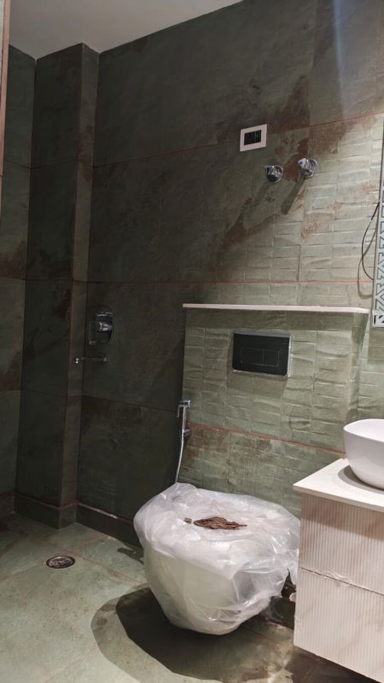 Bathroom, dwarka 3 Bedroom 2000 Sq.Ft. Apartment In Dwarka Delhi 10757968