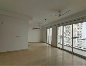 Room in 3 BHK Apartment at Conscient Heritage Max, Sector 102 – for Rent