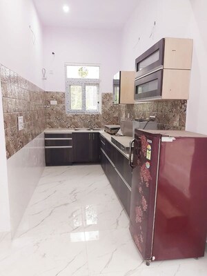 Kitchen in 3 BHK Builder Floor at Sector 33 – for Rent
