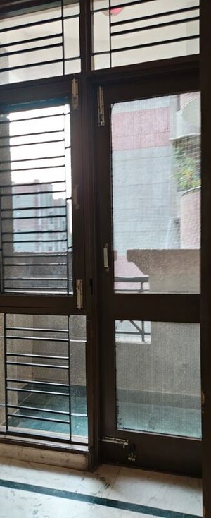 Room in 3.5 BHK Apartment at Dwarka – for Rent