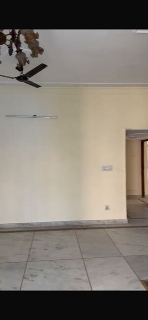 Room in 6+ BHK Independent House at Sector 41 – for Sale