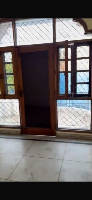 Room in 6+ BHK Independent House at Sector 41 – for Sale