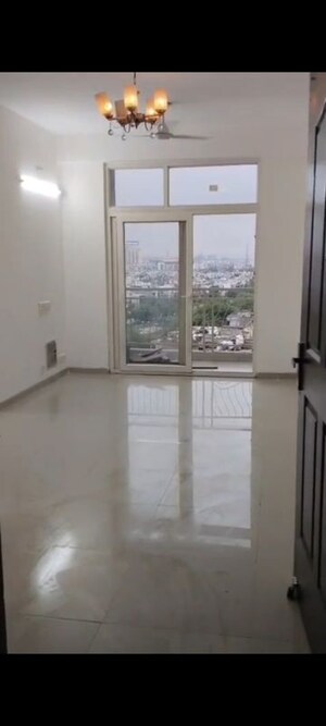 Room in 3 BHK Apartment at Rishabh Cloud 9, Sector 1 Vaishali – for Sale