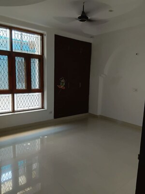 3 BHK Builder Floor For Rent in Sector 52