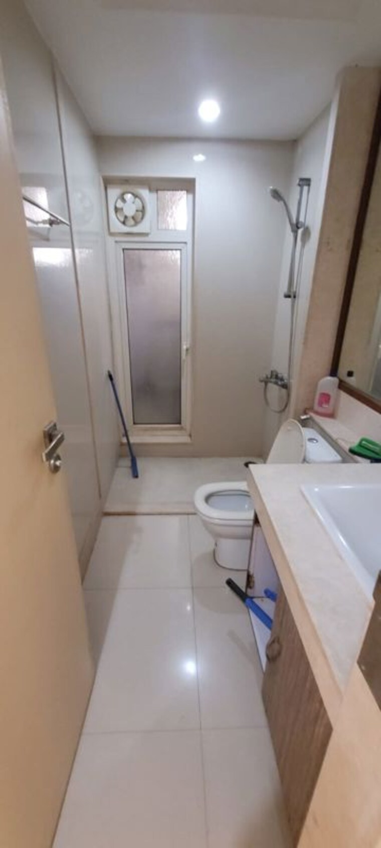 Bathroom, hiranandani-estate 2.5 Bedroom 900 Sq.Ft. Apartment In Ghodbunder Road Thane 10758049