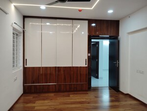 Room in 3 BHK Apartment at Poulomi Avante, Kokapet – for Rent