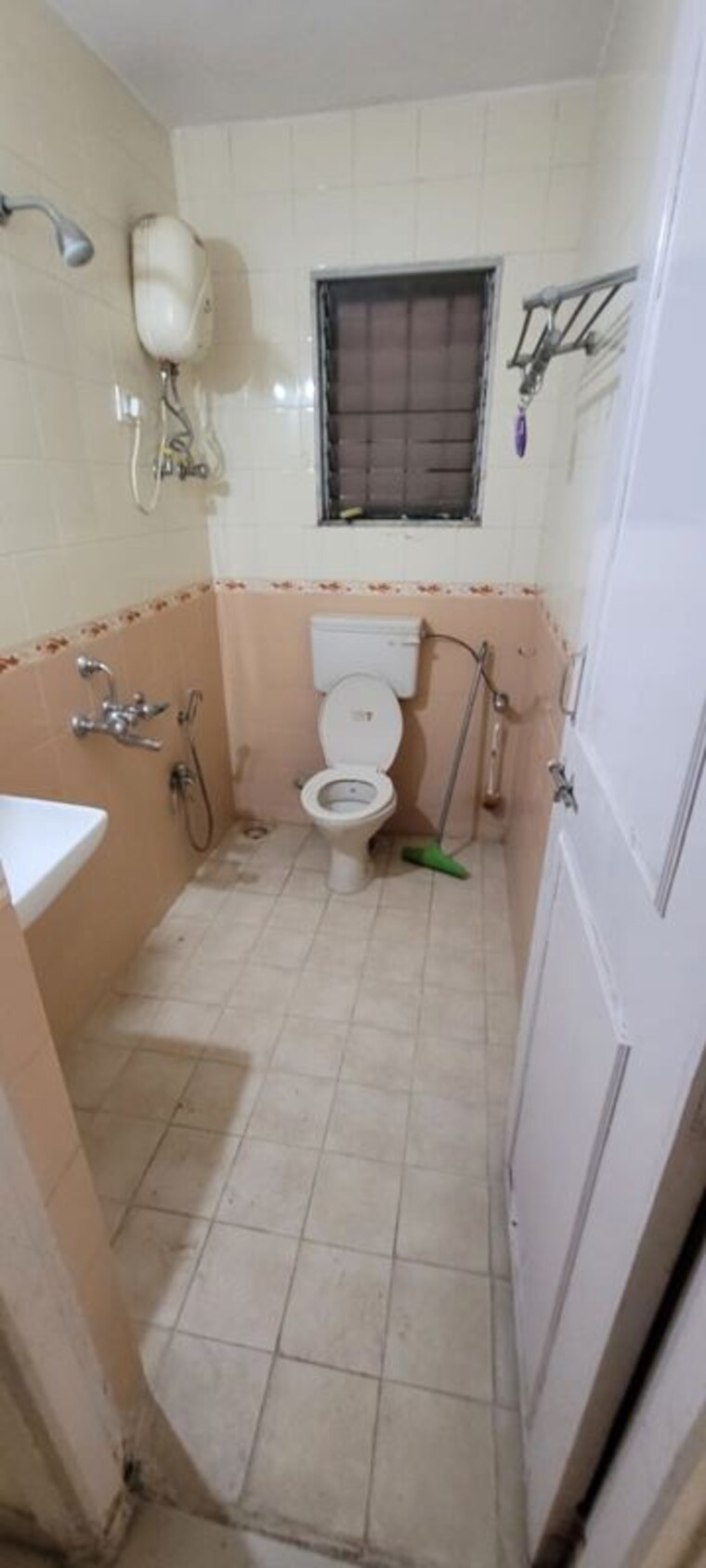 Bathroom, hyde-park-galaxy 2 Bedroom 900 Sq.Ft. Apartment In Manpada Thane 10758062