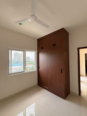 Room in 2.5 BHK Apartment at Prestige Tranquil, Kokapet – for Rent
