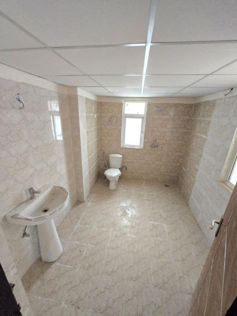 Bathroom, aba-ivy-county 3 Bedroom 2124 Sq.Ft. Apartment In Sector 75 Noida 10758076