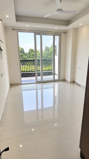 Room in 2 BHK Builder Floor at Chattarpur – for Rent