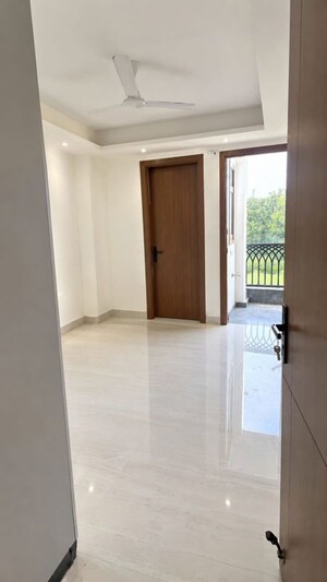 Room in 2 BHK Builder Floor at Chattarpur – for Rent