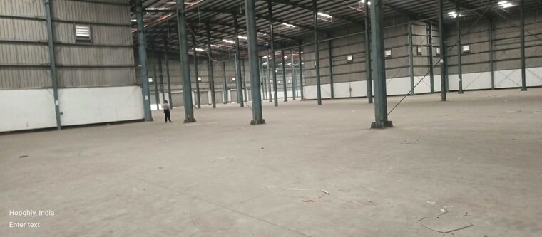  Parking, tangra Commercial Warehouse 2200 Sq.Ft. In Tangra Kolkata 10758176