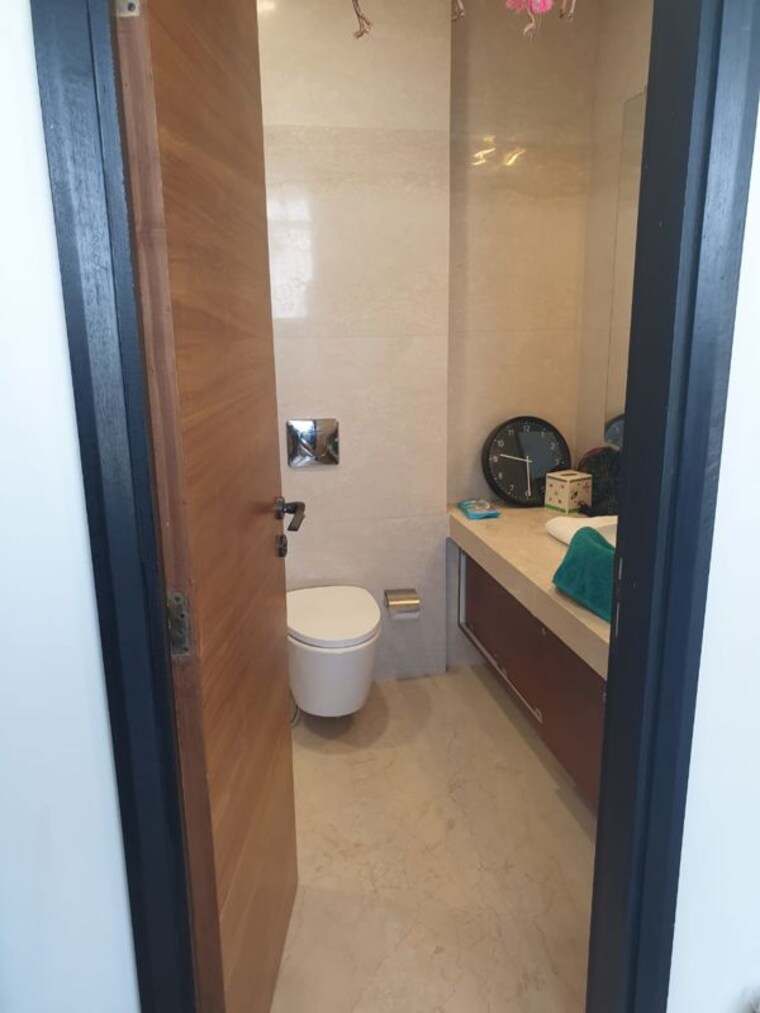 Bathroom, omkar-1973 5 Bedroom 4950 Sq.Ft. Apartment In Worli Mumbai 10758182