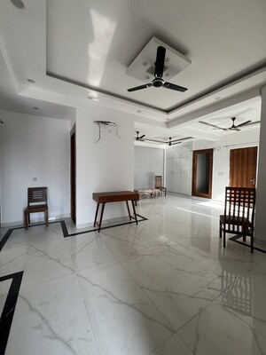 2 BHK Builder Floor For Rent in Sector 116