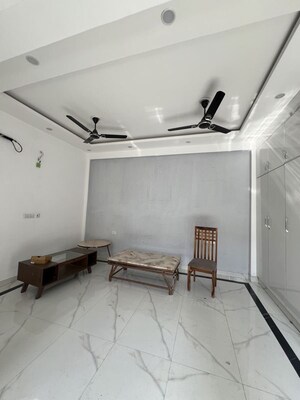 Room in 2 BHK Builder Floor at Sector 116 – for Rent