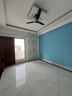Room in 2 BHK Builder Floor at Sector 116 – for Rent