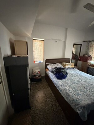 Room in 3 BHK Apartment at Jalvayu Vihar Powai, Powai – for Rent