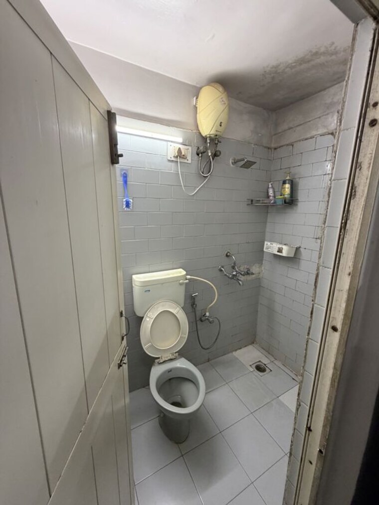 Bathroom, jalvayu-vihar-powai 3 Bedroom 1100 Sq.Ft. Apartment In Powai Mumbai 10758275