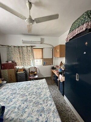 Room in 3 BHK Apartment at Jalvayu Vihar Powai, Powai – for Rent