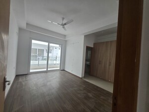 Room in 4 BHK Apartment at SS Linden, Sector 84 – for Rent