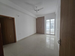 Room in 4 BHK Apartment at SS Linden, Sector 84 – for Rent