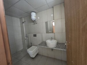 Bathroom in 4 BHK Apartment at SS Linden, Sector 84 – for Rent