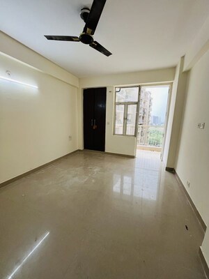 Room in 3 BHK Apartment at Mittal Tower Vasundhara, Vasundhara Sector 15 – for Rent