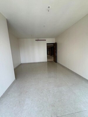 Room in 4 BHK Apartment at Sheth Montana, Mulund West – for Sale
