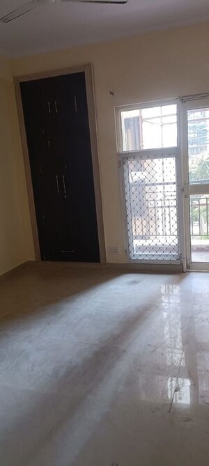 Room in 2 BHK Apartment at Aims Golf City, Sector 75 – for Rent