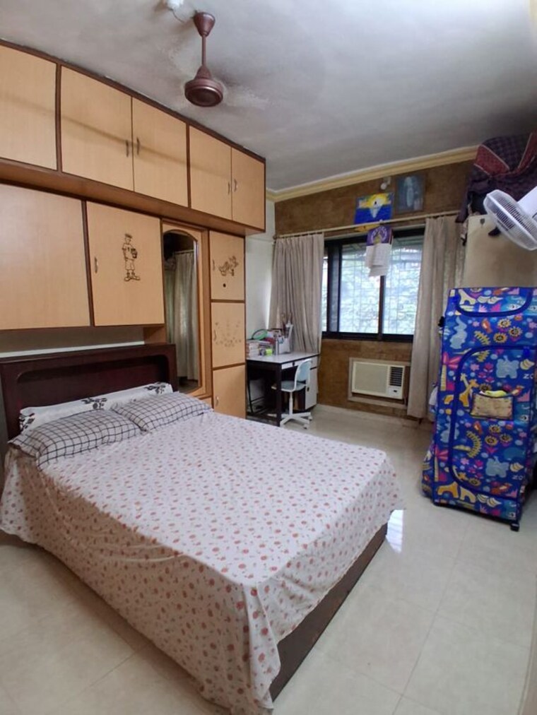 Bedroom, red-rose 1 Bedroom 700 Sq.Ft. Apartment In Santacruz East Mumbai 10758319