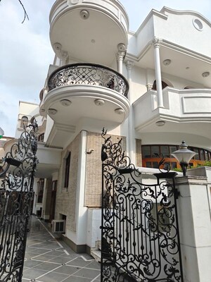 4 BHK Builder Floor – Exterior View View at Anand Niketan - for Rent