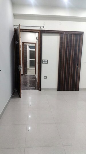 Room in 3 BHK Independent House at Sector 116 – for Rent