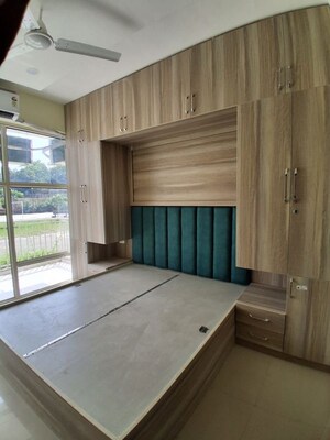 Room in 2 BHK Builder Floor at Pyramid Midtown, Sector 59 – for Rent