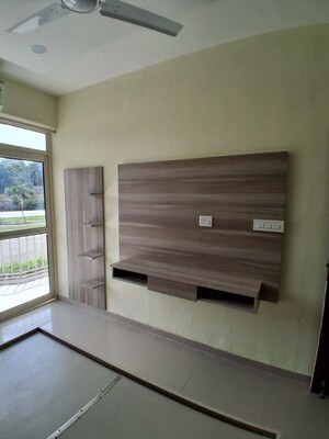 Room in 2 BHK Builder Floor at Pyramid Midtown, Sector 59 – for Rent