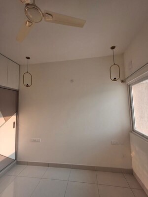 Room in 2 BHK Apartment at Prestige Finsbury Park Hyde, Bagaluru – for Rent