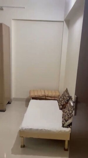 Bedroom in 2 BHK Apartment at Chembur – for Rent