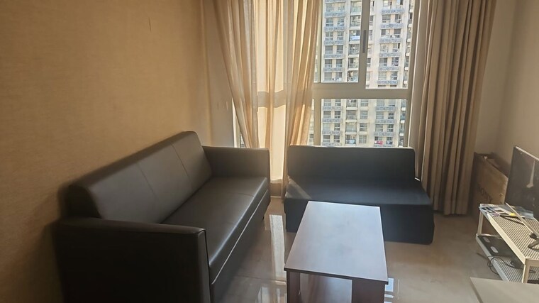 Living Room, hiranandani-regent-hill 1 Bedroom 379 Sq.Ft. Apartment In Powai Mumbai 10758415