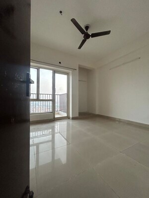 Room in 2 BHK Apartment at Panchsheel Greens II, Sector 16 Greater Noida – for Sale