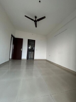 Room in 2 BHK Apartment at Panchsheel Greens II, Sector 16 Greater Noida – for Sale