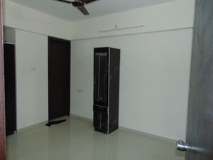 Room in 2 BHK Apartment at Majestique City, Wagholi – for Rent