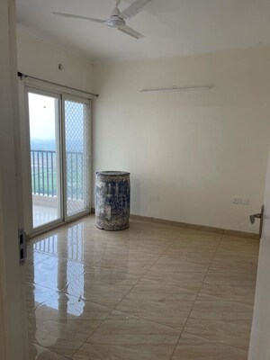 Room in 2 BHK Apartment at Gaur Yamuna City, Gaur Yamuna City – for Sale