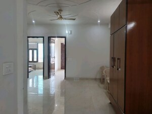 Room in 2 BHK Builder Floor at Sector 57 – for Rent