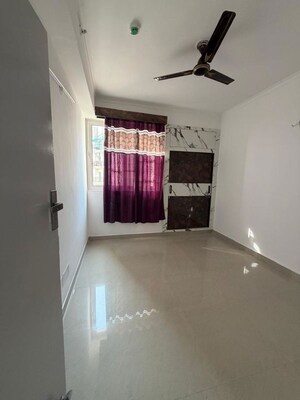 Room in 2 BHK Apartment at ATS Allure, Sector 22d Yamuna Expressway – for Rent